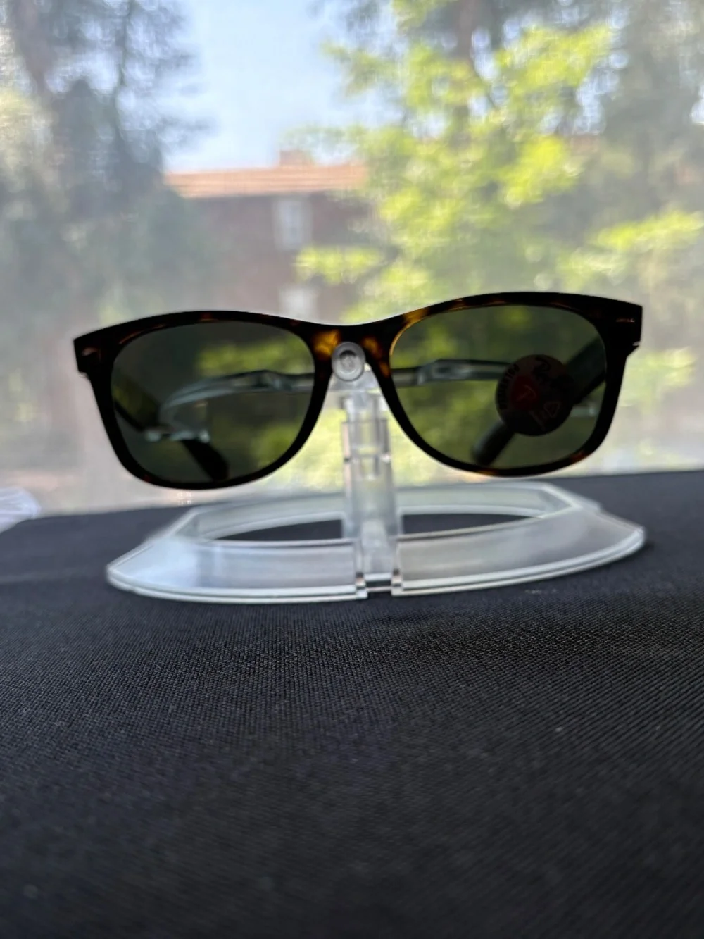 Ray-Ban New Wayfarer Classic polarized sunglasses (RB2132)